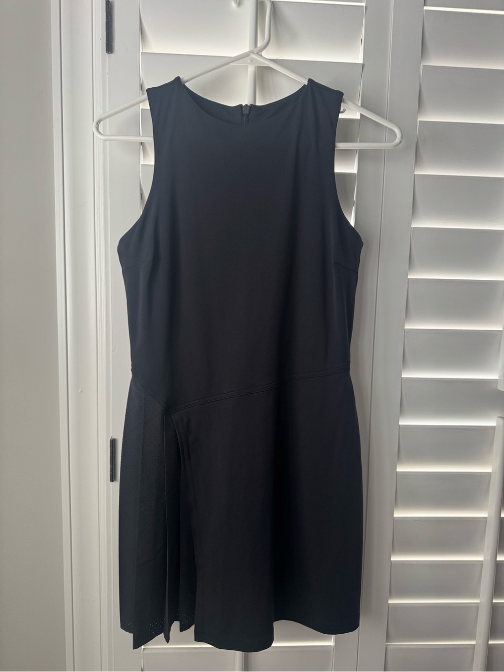Lululemon Nulux Asymetrical Black Sleeveless Women's Dress size 6